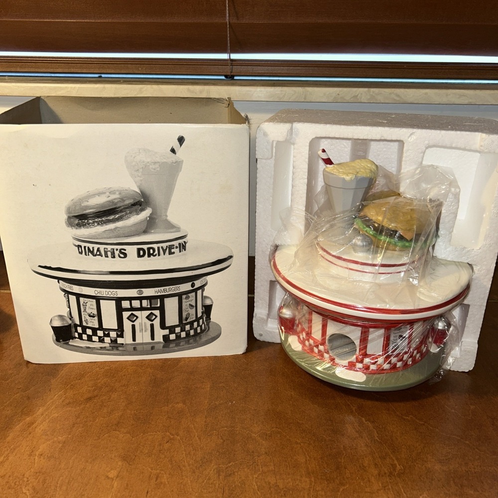 Department 56 – The Original Snow Village – Dinah's Drive-In – 1998